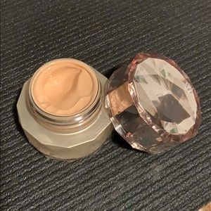 Cle de Peau The Foundation